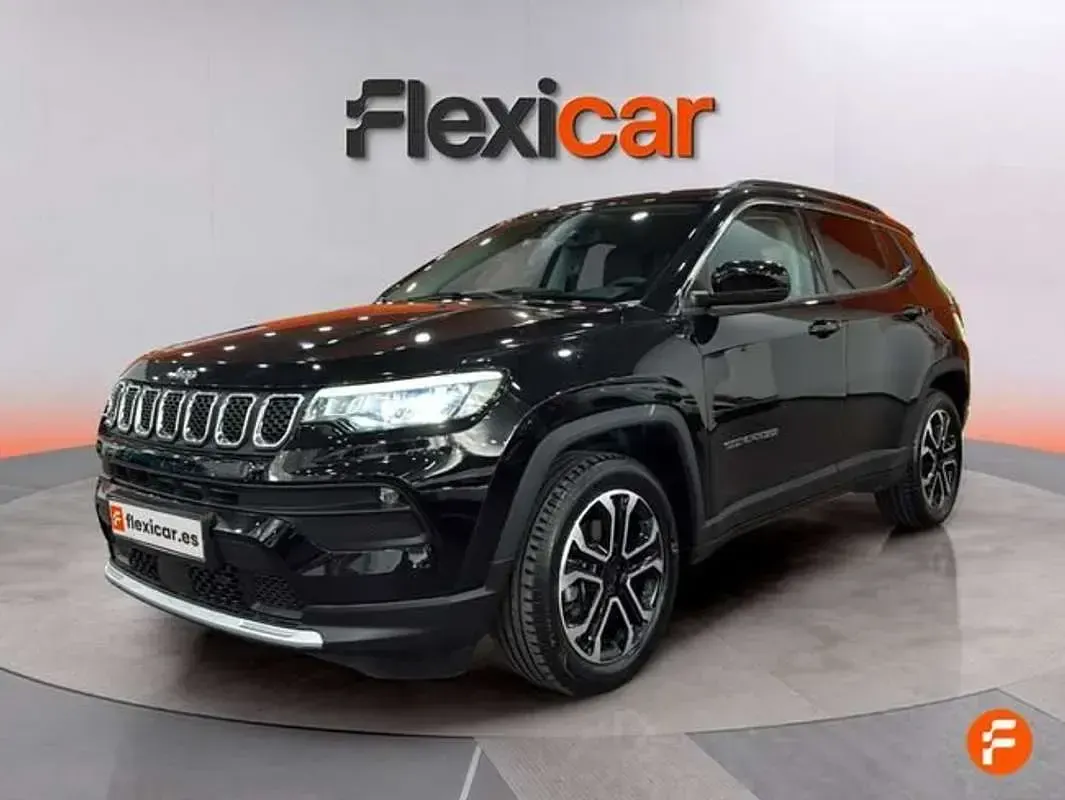 Usado Jeep Compass Limited 131 CV (96 kW) 2022 Negro SUV
