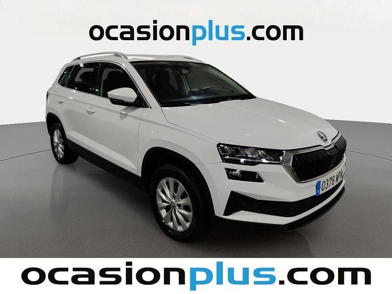 Usado Skoda Karoq Selection 116 CV (85 kW) 2024 Blanco SUV