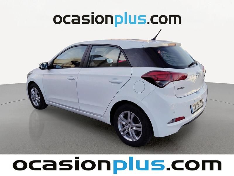 Usado Hyundai i20 90 CV (66 kW) 2015 Blanco Utilitario