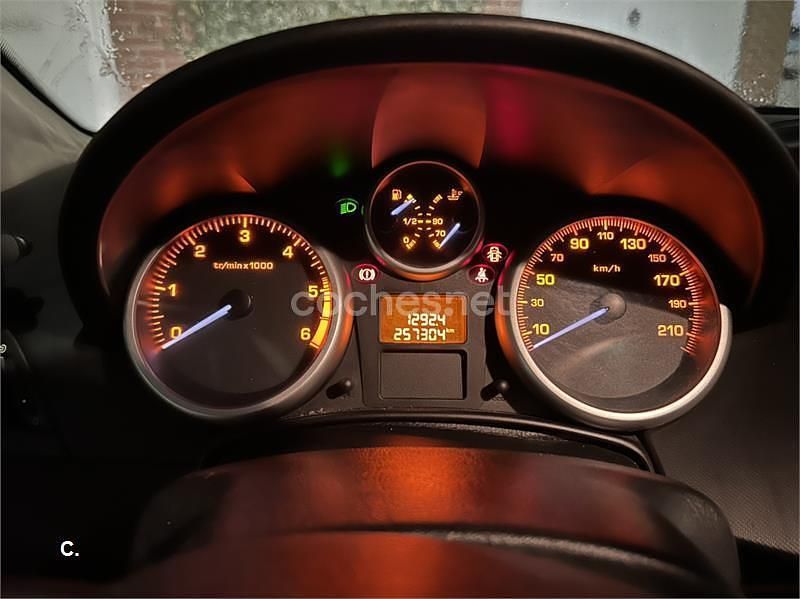 Usado Peugeot 207 70 CV (51 kW) 2008 Blanco Berlina