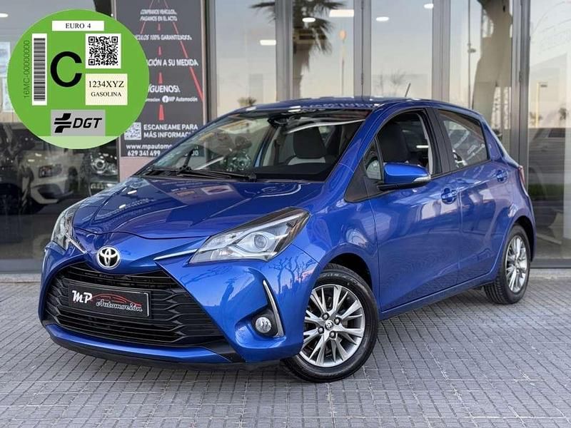 Usado Toyota Yaris Active 111 CV (81 kW) 2018 Azul Utilitario