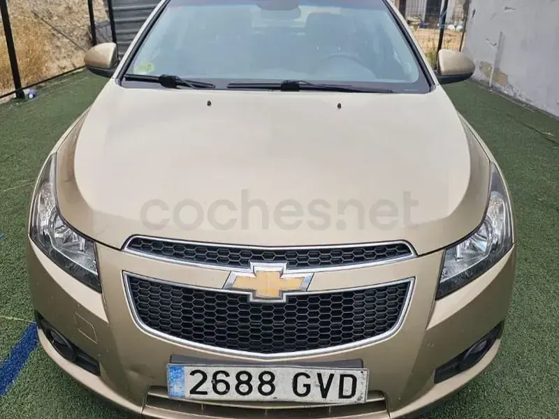 Usado Chevrolet Cruze LT 150 CV (110 kW) 2010 Beige Berlina