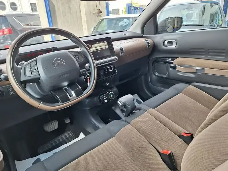 Usado Citroën C4 Cactus Feel 82 CV (60 kW) 2017 Gris Utilitario