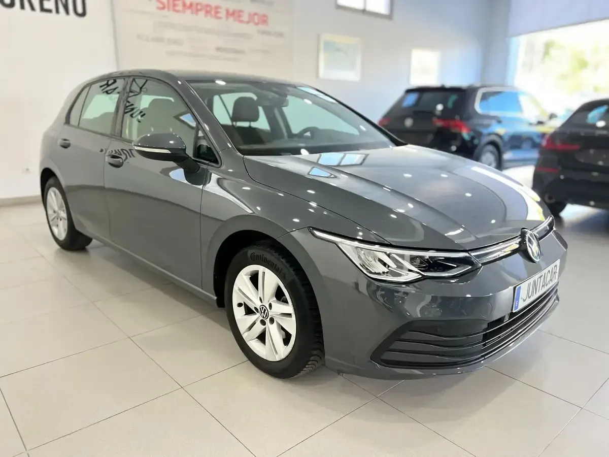 Usado VW Golf VIII Life 150 CV (110 kW) 2022 Gris