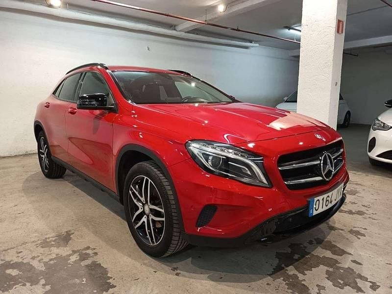 Usado Mercedes GLA200 Urban 136 CV (100 kW) 2017 Rojo SUV