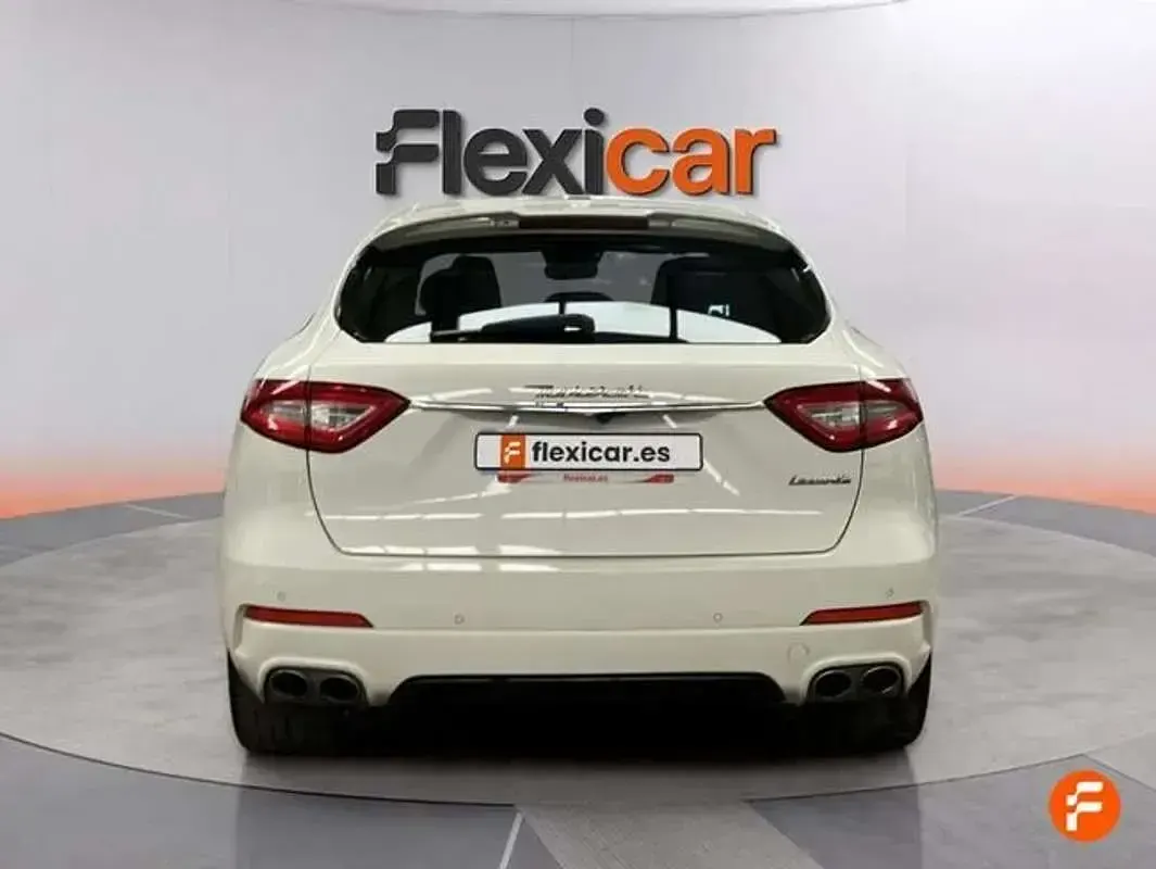 Usado Maserati Levante 275 CV (202 kW) 2017 Blanco SUV