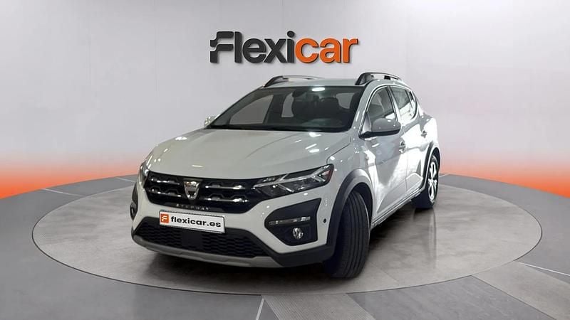 Usado Dacia Sandero Comfort 91 CV (66 kW) 2022 Blanco Berlina