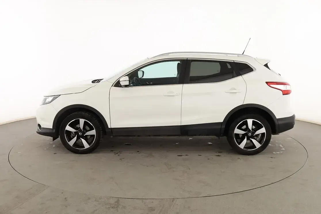 Usado Nissan Qashqai N-Connecta 110 CV (80 kW) 2016 Blanco SUV