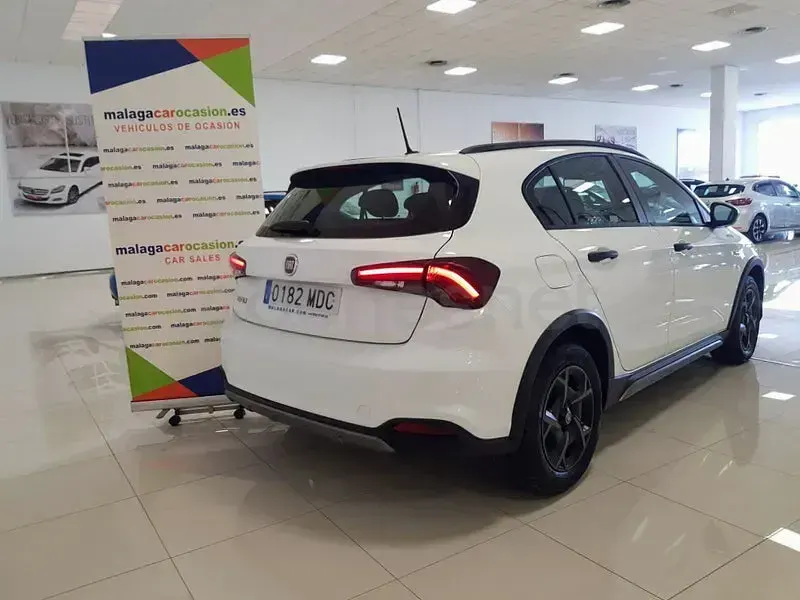 Usado Fiat Tipo Cross 101 CV (74 kW) 2022 Blanco Berlina
