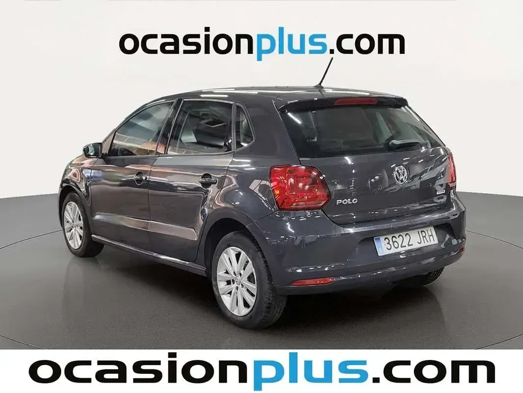 Usado VW Polo 75 CV (55 kW) 2016 Gris Utilitario