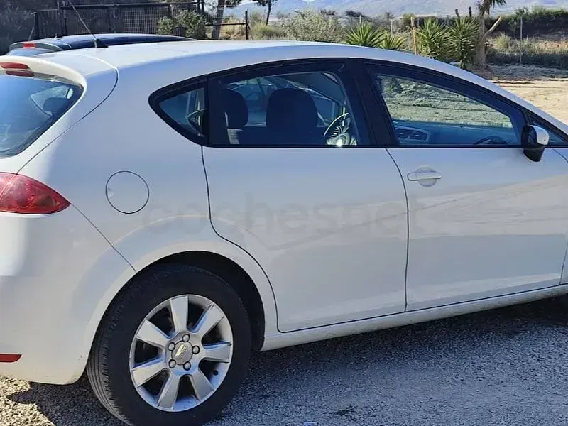 Usado Seat Leon Style 105 CV (77 kW) 2008 Blanco Utilitario