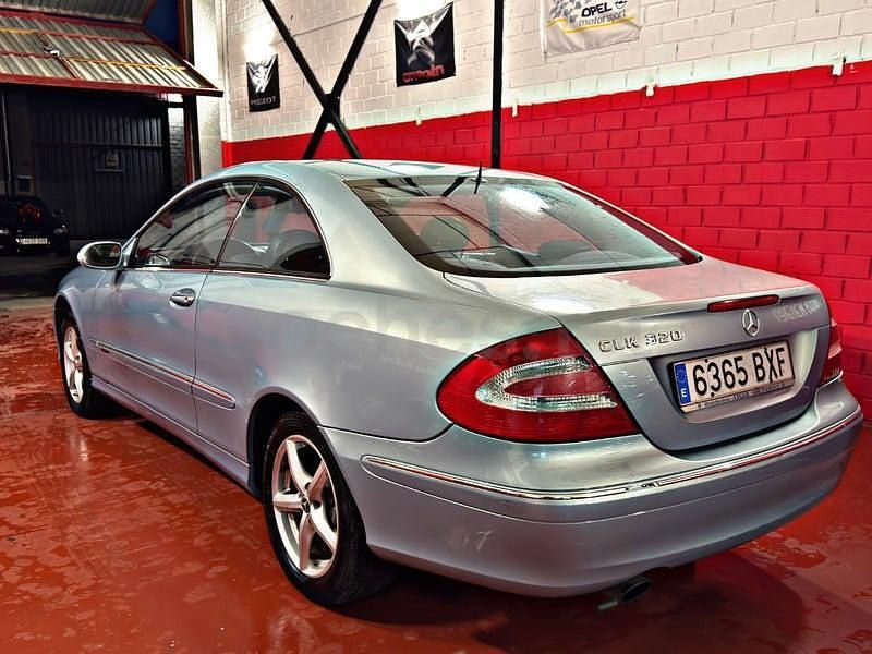 Usado Mercedes CLK320 Avantgarde 218 CV (160 kW) 2002 Azul Coupe
