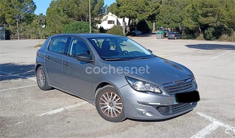 Usado Peugeot 308 Access 92 CV (67 kW) 2014 Gris / plata Berlina
