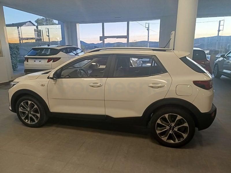 Usado Kia Stonic 100 CV (73 kW) 2018 Blanco SUV