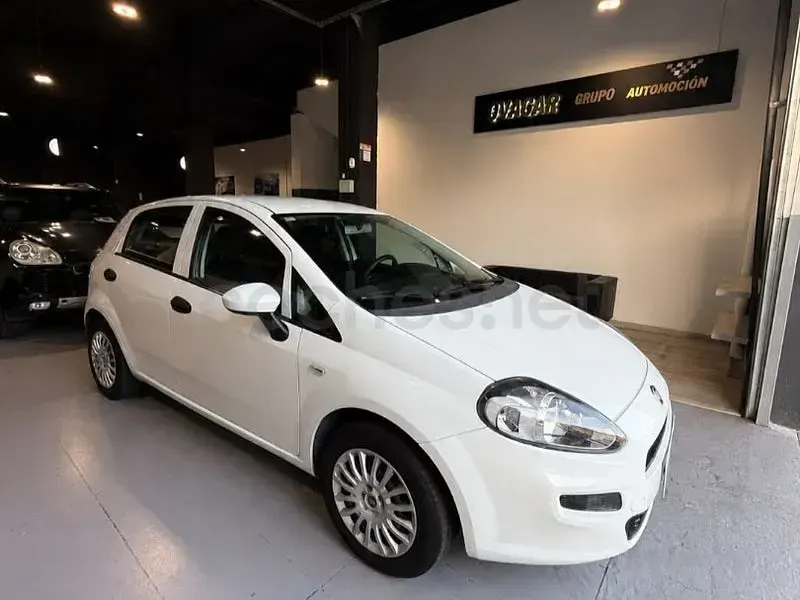 Usado Fiat Punto Easy 69 CV (50 kW) 2016 Blanco Utilitario