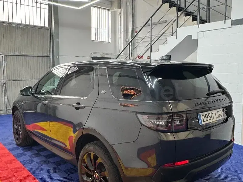 Begagnad Land Rover Discovery Sport R-Dynamic 240 HK (176 kW) 2019 Grå SUV