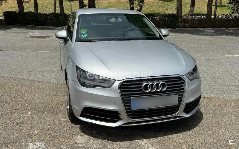 Usado Audi A1 Ambition 86 CV (63 kW) 2011 Gris / plata Berlina