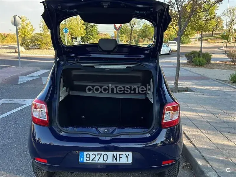 Usado Dacia Sandero Ambiance 90 CV (66 kW) 2016 Negro Berlina