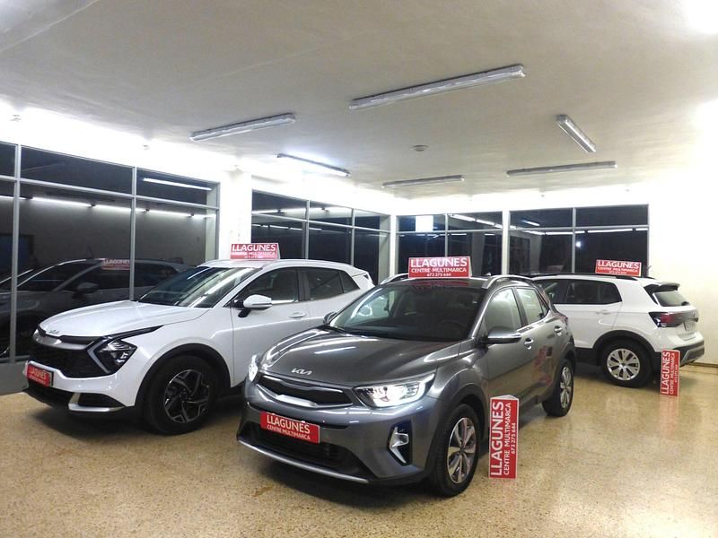 Usado Kia Stonic 100 CV (73 kW) 2024 Gris SUV