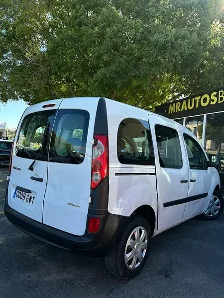 Usado Renault Kangoo 70 CV (51 kW) 2010 Blanco Familiar
