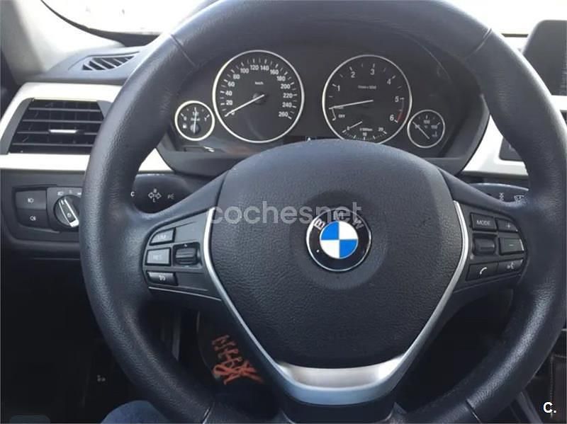Usado BMW 318 143 CV (105 kW) 2014 Negro Familiar