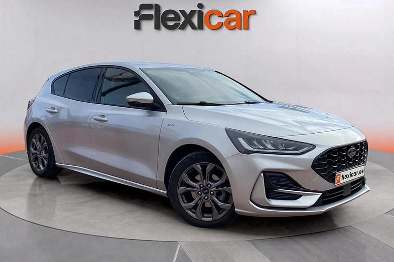 Gris Usado 2023 Ford Focus ST-Line Berlina | 15.990 € (Super precio) - Imagen 1/4