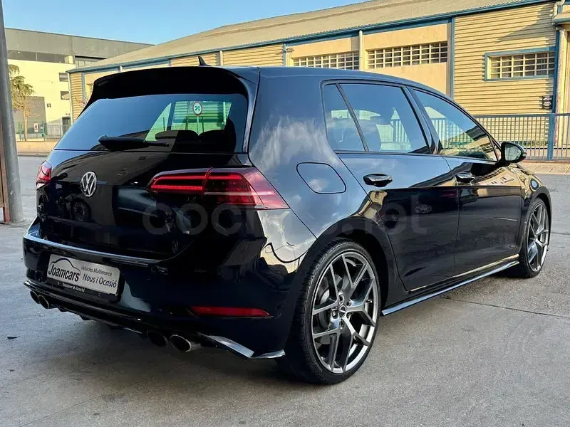Usado VW Golf VII R 310 CV (228 kW) 2017 Negro Berlina
