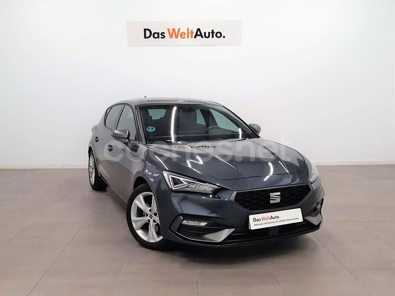 Gris / plata Usado 2025 Seat Leon FR Berlina | 21.150 € (Precio justo) - Imagen 1/4