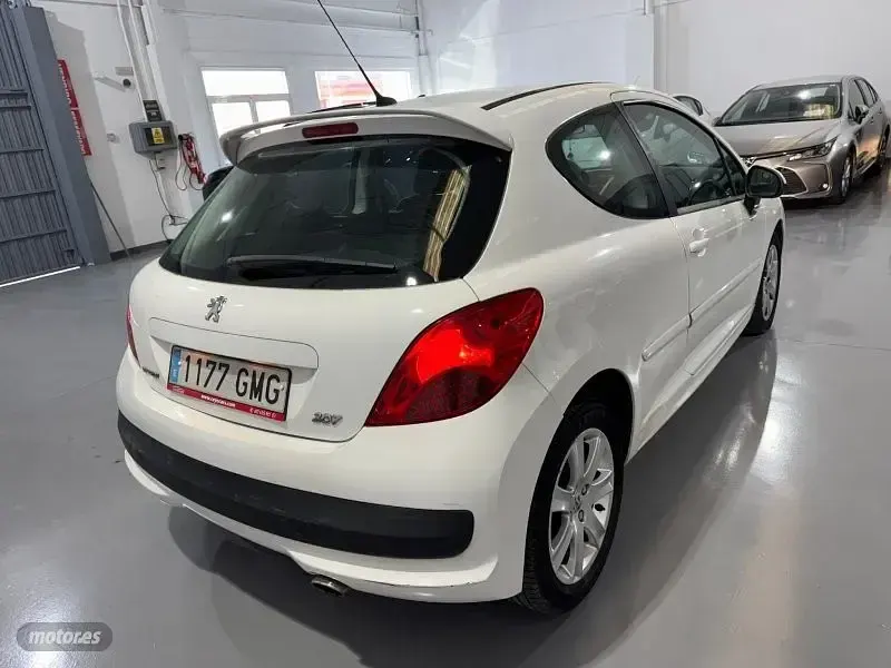 Usado Peugeot 207 Sport 90 CV (66 kW) 2009 Blanco Utilitario