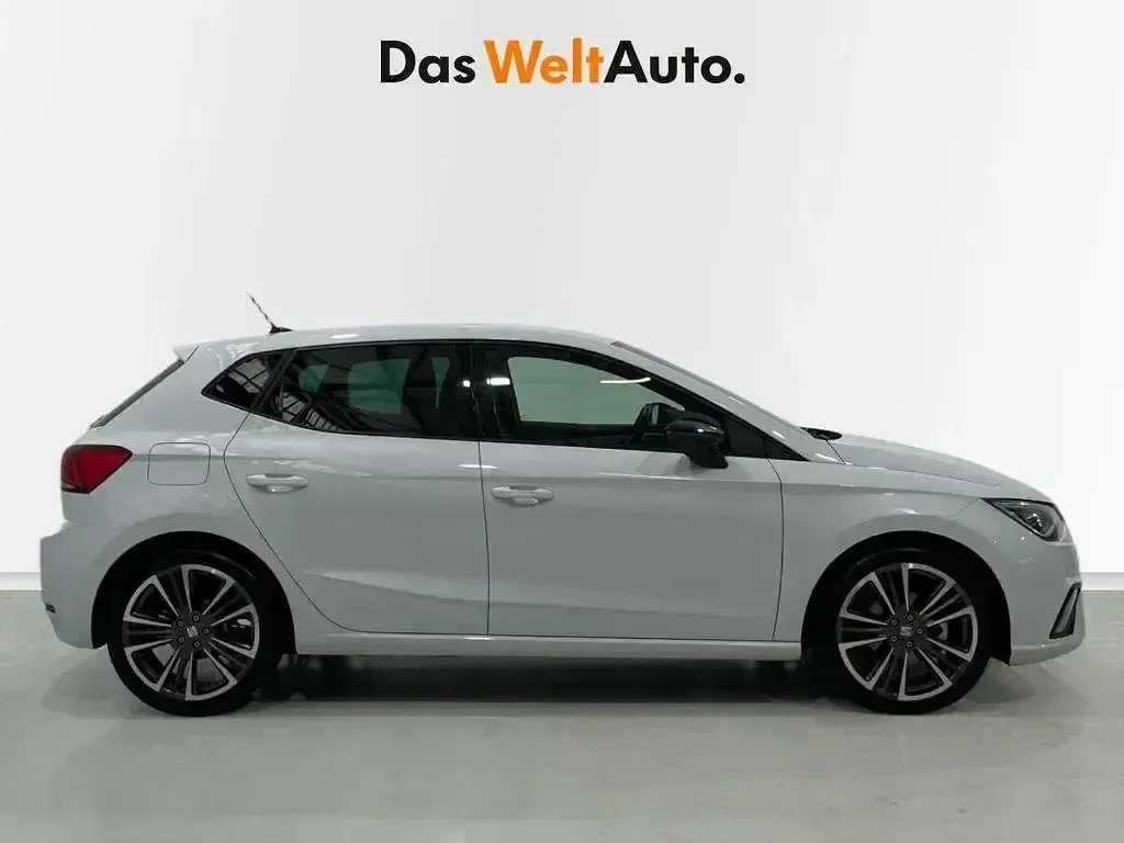 Usado Seat Ibiza FR 150 CV (110 kW) 2024 Blanco Utilitario