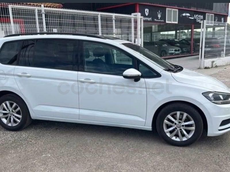 Usado VW Touran Edition 110 CV (80 kW) 2016 Blanco Monovolumen