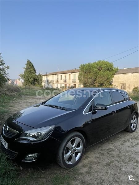 Negro Usado 2010 Opel Astra Cosmo Berlina | 4999 € (Buen precio) - Imagen 1/4