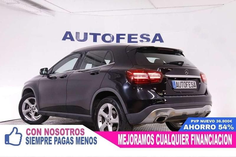 Usado Mercedes GLA180 Urban 122 CV (89 kW) 2017 SUV