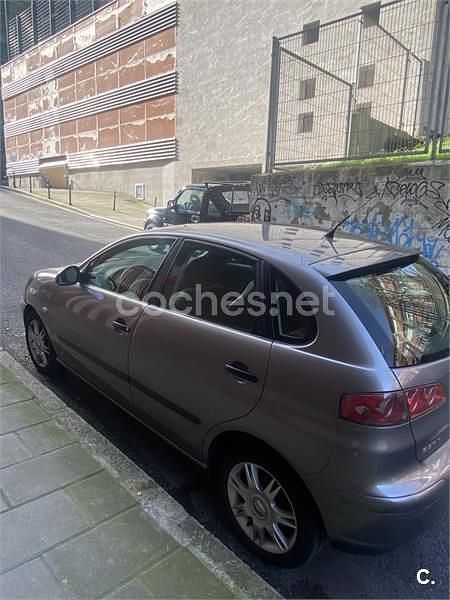 Usado Seat Ibiza Stella 64 CV (47 kW) 2002 Gris / plata Utilitario