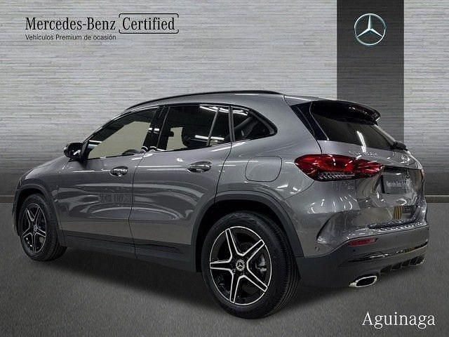 Usado Mercedes GLA200 150 CV (110 kW) 2023 Gris montaña SUV