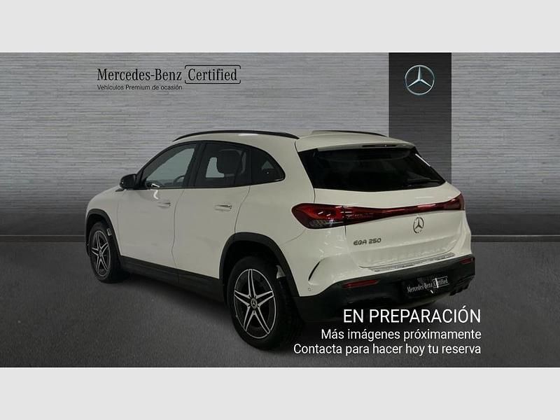 Usado Mercedes EQA250 AMG line 139 kW (190 CV) 2021 Blanco SUV