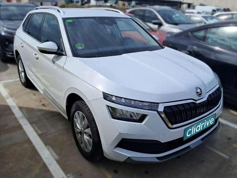 Usado Skoda Kamiq 95 CV (69 kW) 2022 Blanco SUV