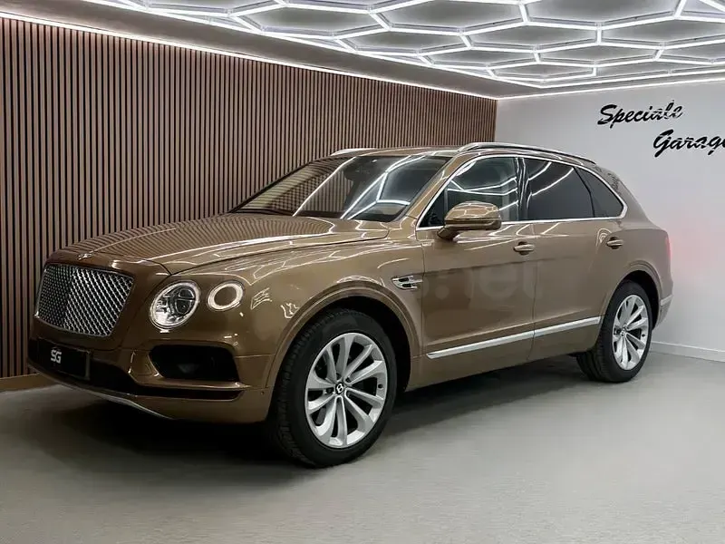 Usado Bentley Bentayga 608 CV (447 kW) 2017 Beige SUV