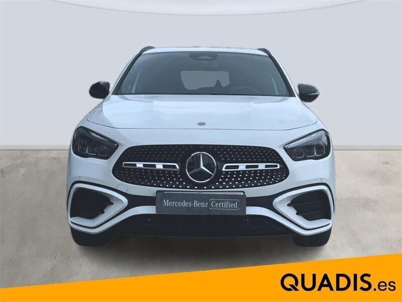 Usado Mercedes GLA200 AMG line 150 CV (110 kW) 2025 Blanco polar SUV