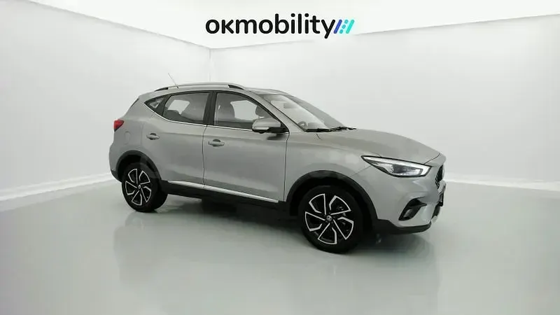 Usado MG ZS Luxury 111 CV (81 kW) 2024 Gris / plata SUV