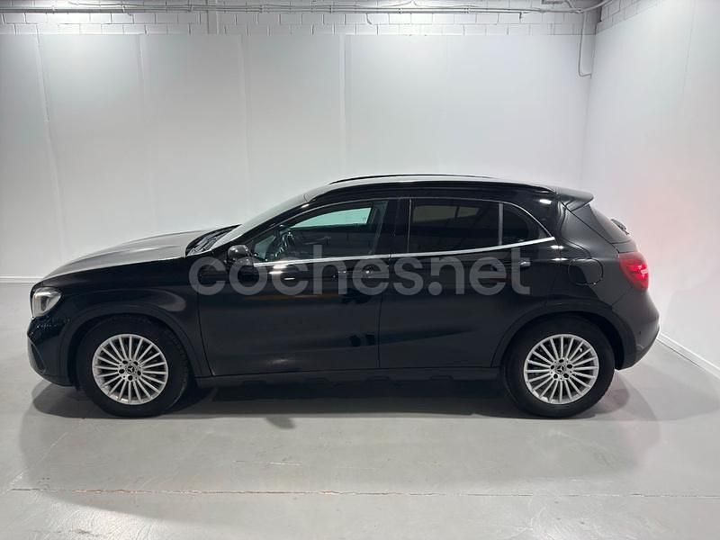 Usado Mercedes GLA180 122 CV (89 kW) 2020 Negro SUV