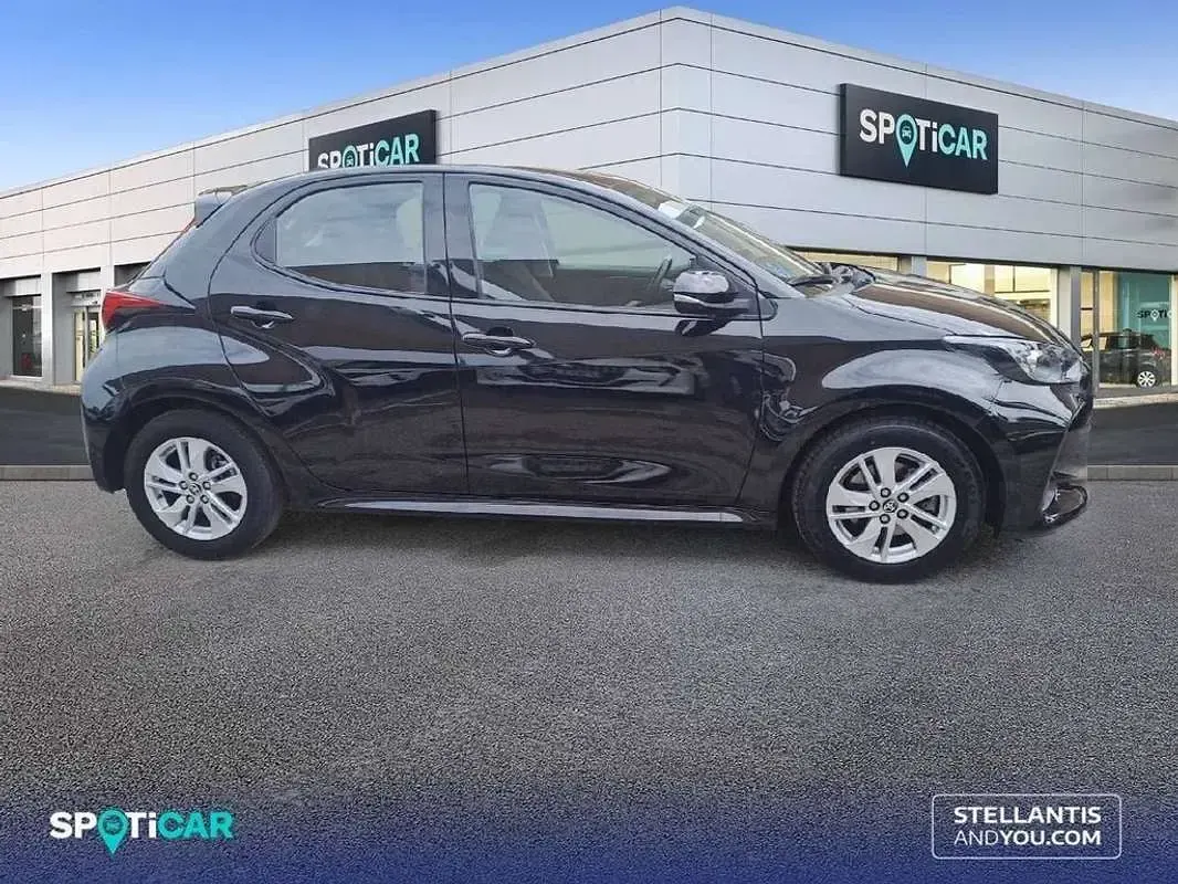 Usado Toyota Yaris Edition 125 CV (91 kW) 2022 Negro Utilitario