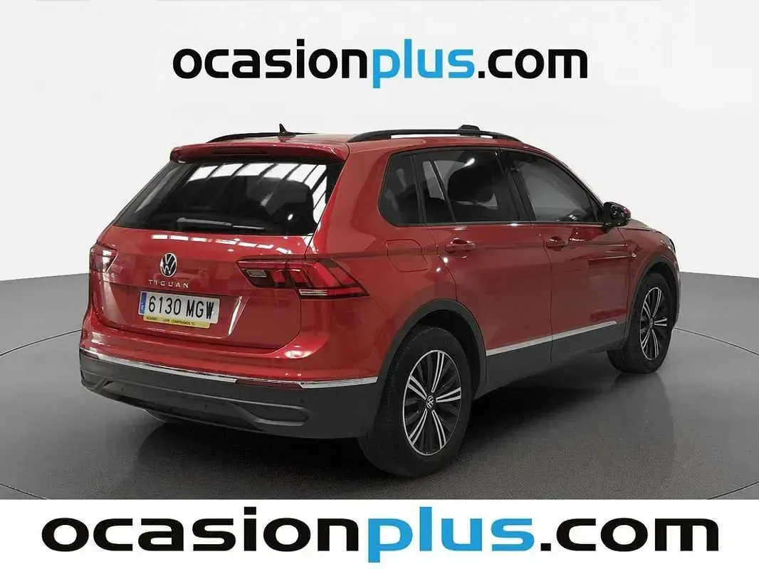 Usado VW Tiguan Life 150 CV (110 kW) 2023 Marrón SUV