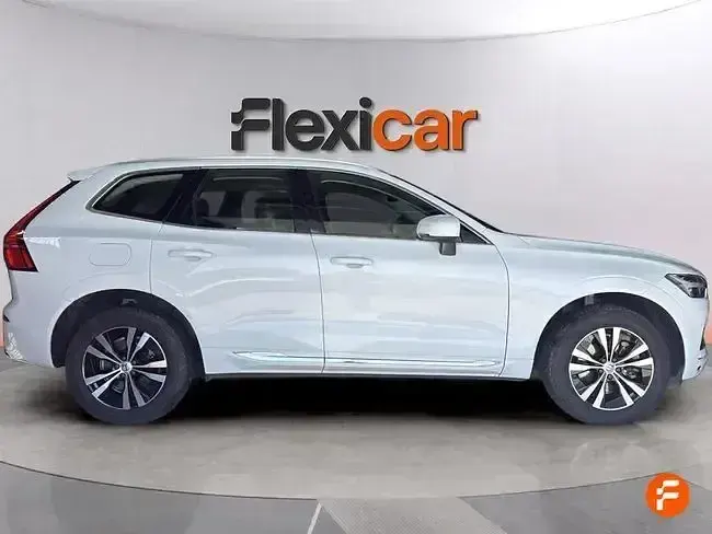 Usado Volvo XC60 Momentum 405 CV (297 kW) 2020 Blanco SUV