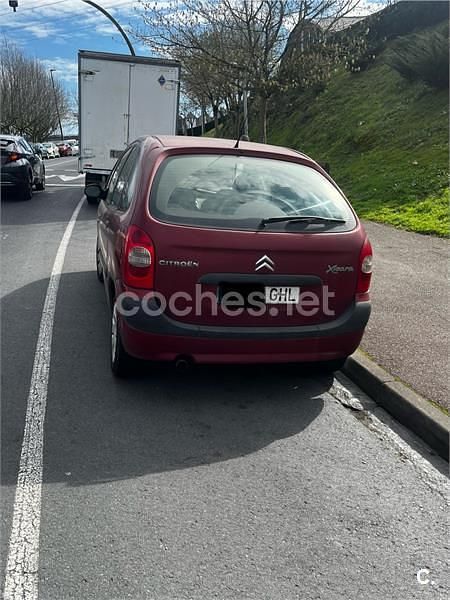Usado Citroën Xsara Picasso 92 CV (67 kW) 2008 Granate Monovolumen