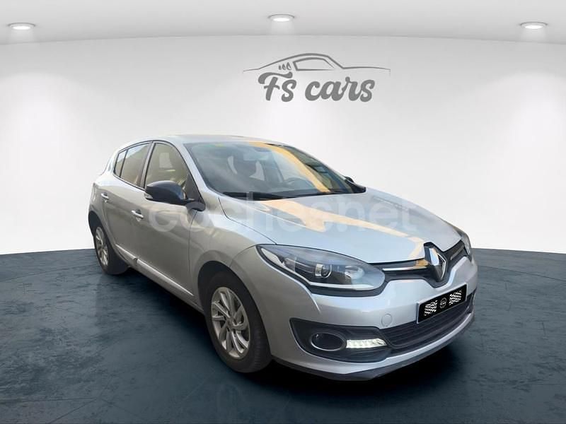 Usado Renault Mégane LIMITED 115 CV (84 kW) 2014 Gris / plata Berlina