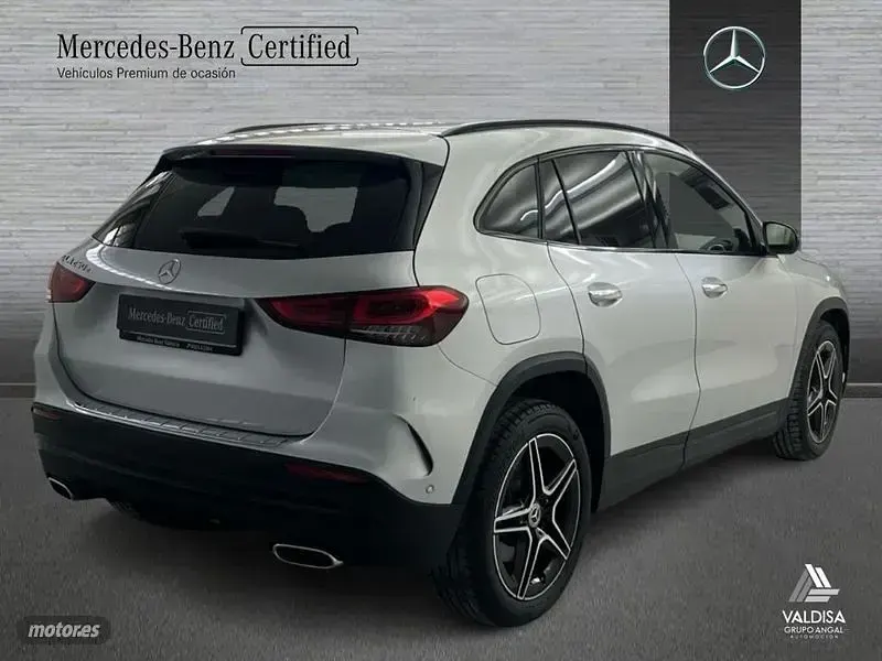 Usado Mercedes GLA250 AMG line 160 CV (117 kW) 2021 Gris / plateado SUV