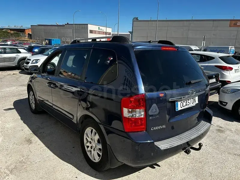 Usado Kia Carnival 185 CV (136 kW) 2010 Azul Monovolumen