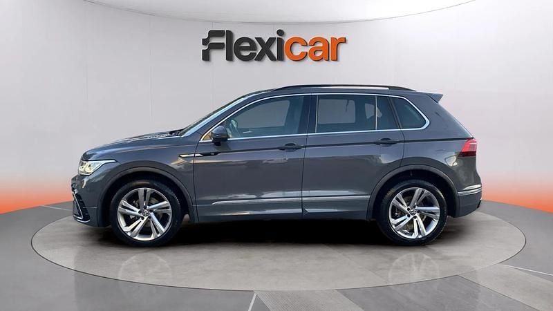 Käytetty VW Tiguan R-line 150 HP (110 kW) 2021 Harmaa Katumaasturi