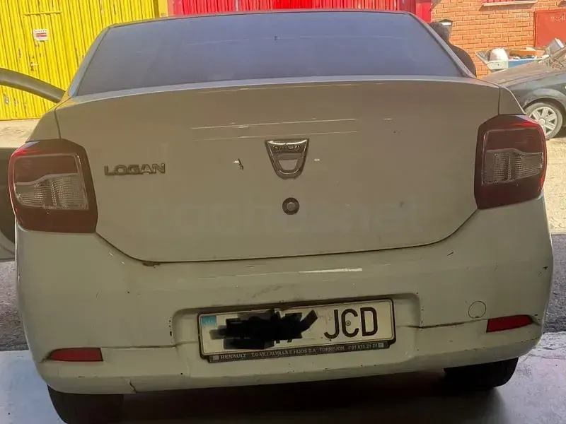 Usado Dacia Logan Ambiance 90 CV (66 kW) 2015 Blanco Berlina